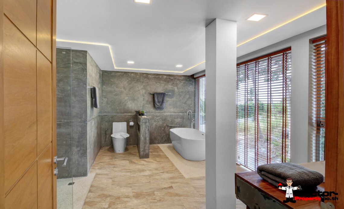 Spacious 5 Bedroom Pool Villa in Chaweng Noi, Koh Samui – For Sale